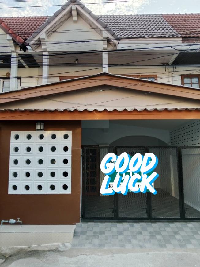บ้านทาวน์เฮ้าส์2ชั้น.   บางปะกง