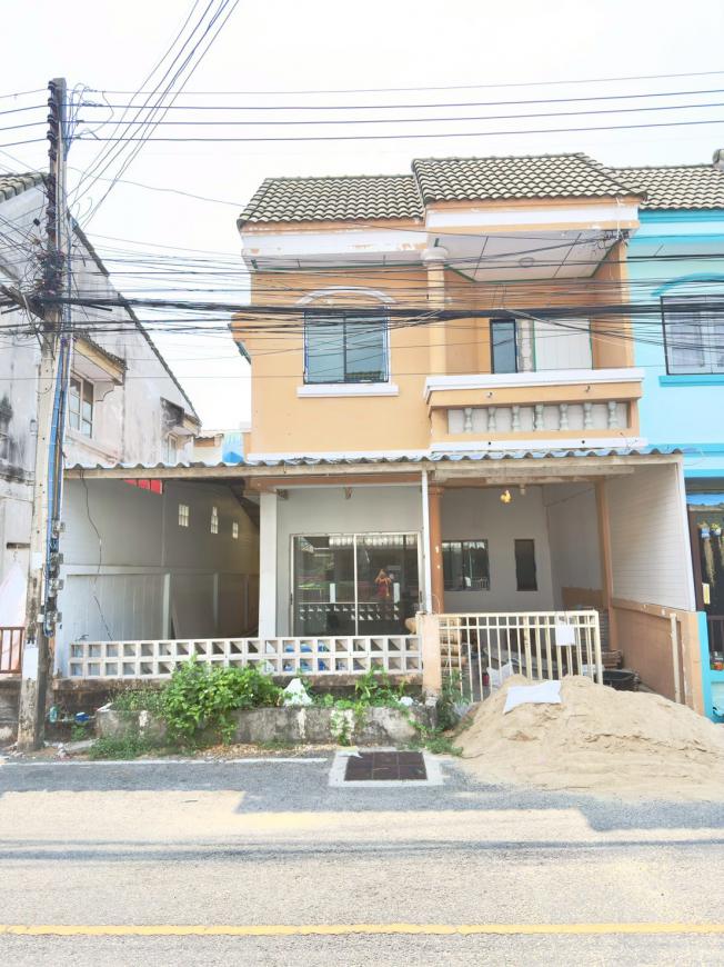 หมู่บ้านสวนหลวงคอนโด.  หลังริมทำเลหลังเซ็นทรัลชลบุรี
