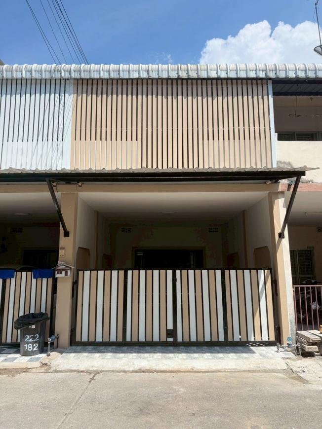 หมู่บ้านอีสแลนด์ซอย 2 สำนักบก